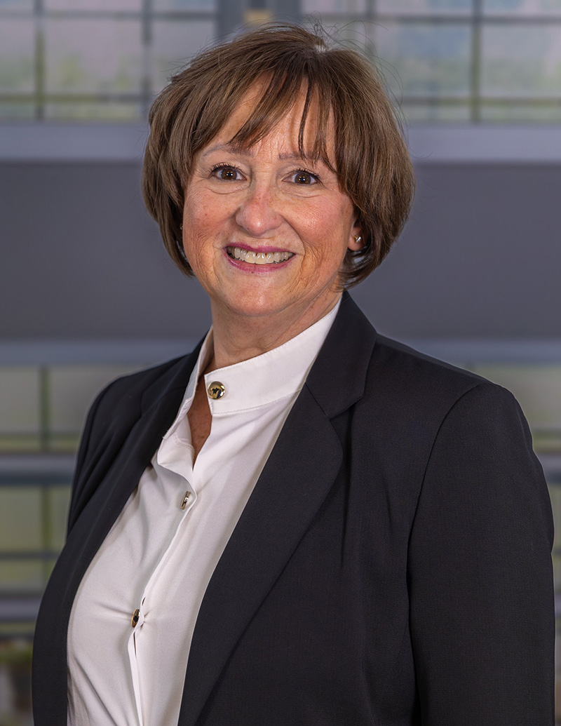 Portait of Laurie Mueller